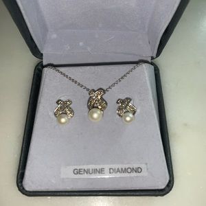 NWT Pearl & Diamond Necklace & Earring Set